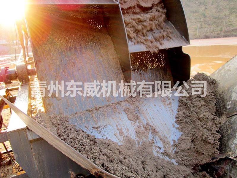 抽沙、輪式洗沙機(jī)應(yīng)用現(xiàn)場(chǎng)